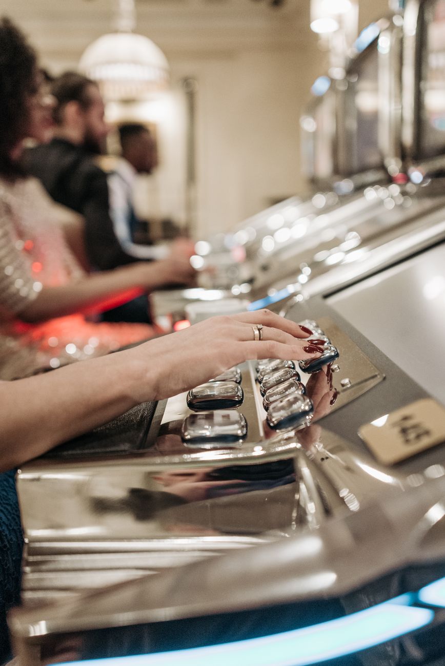 How Do Slot Paylines Work Before a Spin?